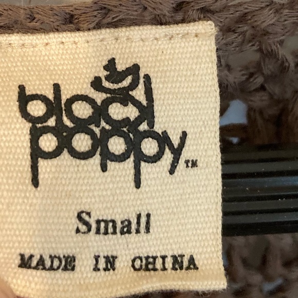 Black Poppy/Pac Sun Gray Crochet Vest with Fringe - Picture 4 of 5